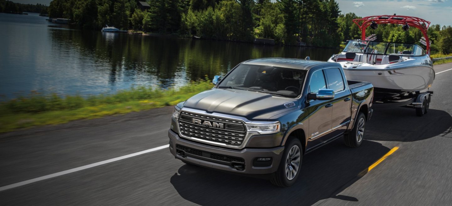 RAM 1500 remolcando · distribuidor RAM Pro Querétaro